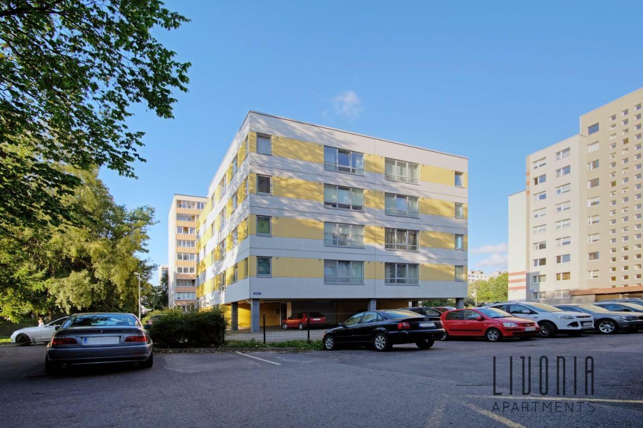 Sunny Studio With Parking, Self-Check-In & Wi-Fi Tallinn Exterior photo