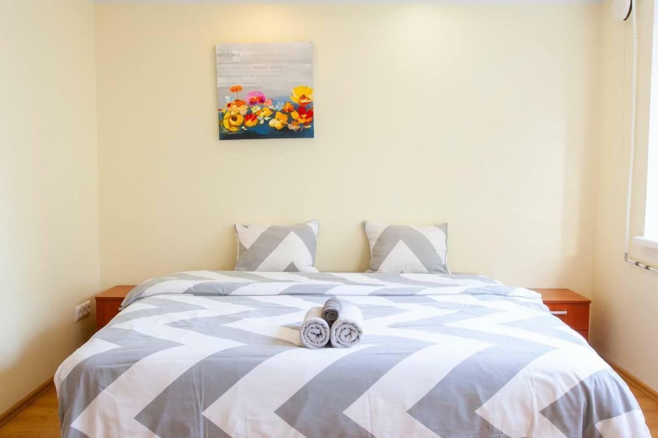 Sunny Studio With Parking, Self-Check-In & Wi-Fi Tallinn Exterior photo